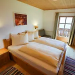 Beim Rauter - Emberger Alm בית נופש גריפנבורג