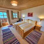 Beim Rauter - Emberger Alm * グライフェンブルク