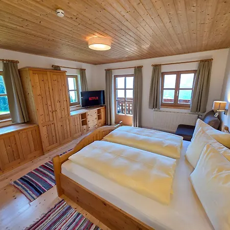 Beim Rauter - Emberger Alm Hébergement de vacances *